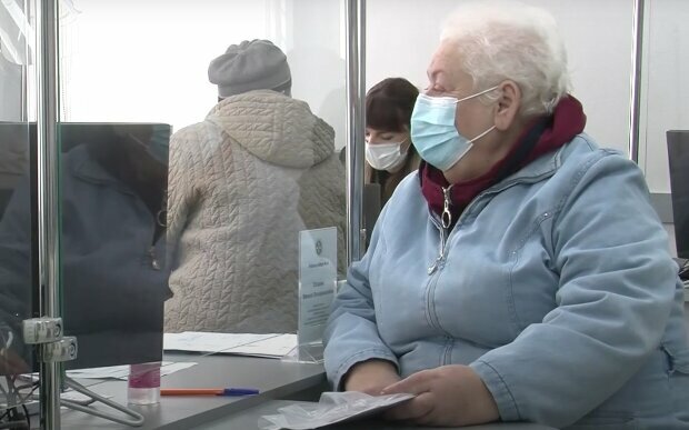 Чого українцям чекати від виплати пенсій та соціальної допомоги у 2023 році: відповідь Мінсоцполітики