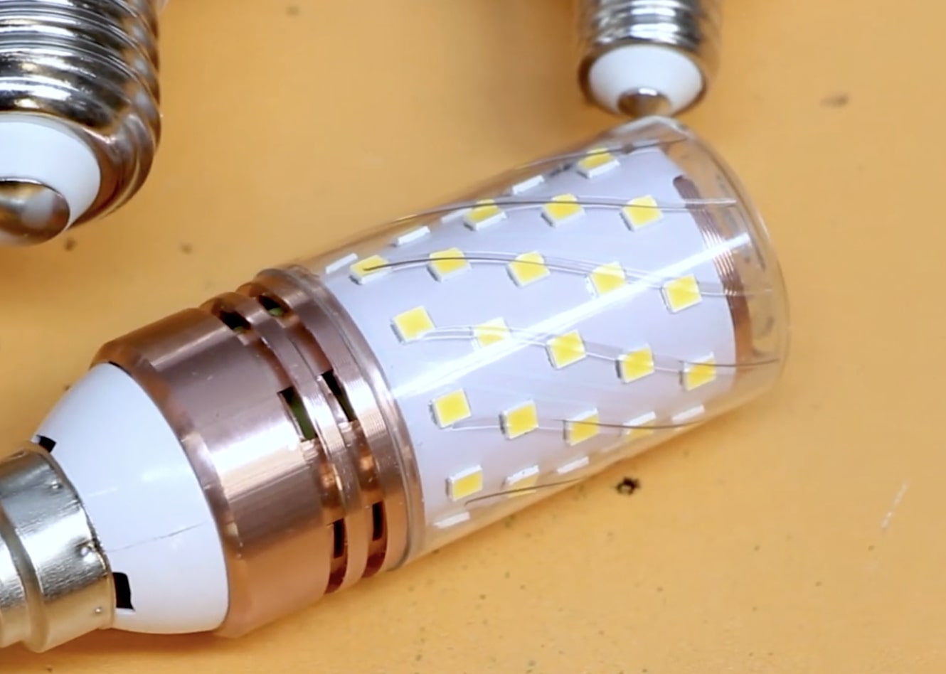 Графік відключення світла в Полтавській області на 16 листопада: де 12 годин не буде електрики