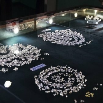 РФ знайшла спосіб обійти санкції, накладені на збут діамантів