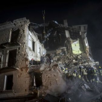 У Кривому Розі мати прикрила тілом 1,5-річну дитину від ракетного удару: тепер жінку рятують лікарі